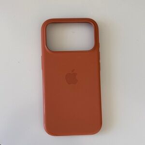 Apple Terracotta Silicone Phone Case 
iPhone 17pro
